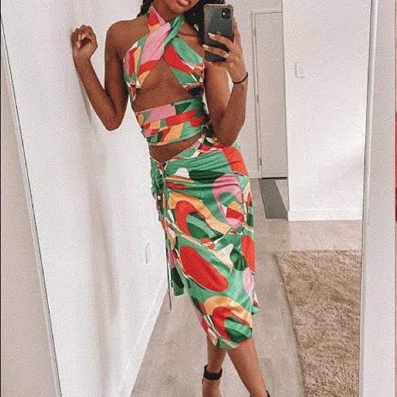 Geometric shape top and matching skirt set - Picture 7 of 8